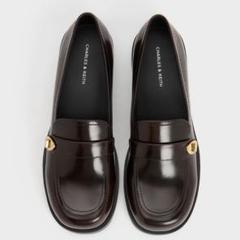 チャールズアンドキース　メタリックバックル ストラップローファー CHARLES & KEITH｜メタリックバックル ストラップローファー