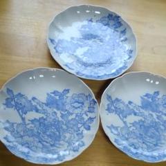 骨董品 伊万里焼 ボタンとサンショウウオ柄 3枚