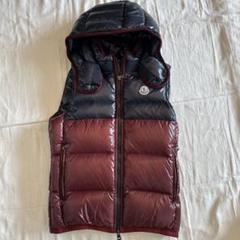 MONCLER フード付きダウンベスト バーガンディ MONCLER (モンクレール) フードロゴ フルジップ ダウンベスト
