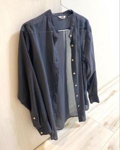 【UNIQLO U】ユニクロユー ノーカラーシアーシャツ ダークグレーのサムネイル