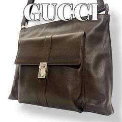 GUCCI レザー ブラウン A4収納 メンズ ショルダーバッグ 8987