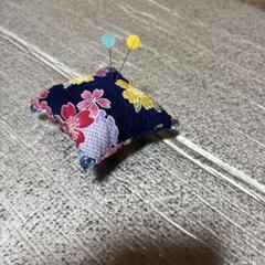 角型　和風　花びら模様　ピンクッション