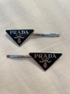 値下げしました‼️新品未使用　PRADA カチューシャ 黒  ロゴプレート付 8005001242963_2.jpg?v=