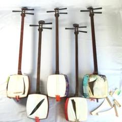 三味線　中棹（太さ2.6cm）　破れなし　駒・撥・弦・指掛付属 三味線 中棹 皮破れ無し 天然皮 バチ 駒 - メルカリ