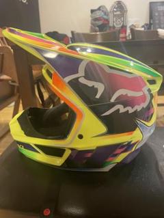 Fox V1 オフロードヘルメット　ほぼ新品　オマケ多数 Fox V1 オフロードヘルメットほぼ新品オマケ多数