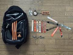 adidasショルダーバックと巨人グッズ(キーホルダー、ボンフィン)セット