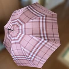 Burberryバーバリー　ピンク系チェック柄の長傘 Burberryバーバリー ピンク系チェック柄の長傘 - メルカリ