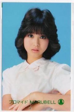 激レア　昭和　レトロ　女優　秋吉久美子　マルベル堂　プロマイド　カラー　写真 Amazon.co.jp: 秋吉久美子 マルベル堂プロマイド写真 白ブラウス