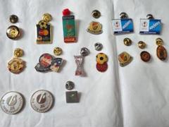 【貴重】 サッカー　ピンバッジ　まとめて FIFAクラブワールドカップ 2012 記念ピンバッジセット（ケース