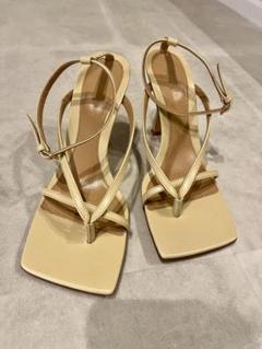 Bottega Veneta 35 1/2 ベージュサンダル　ダニエルリー Bottega Veneta 35 1/2 ベージュサンダルダニエルリー