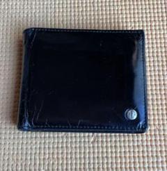 二つ折り財布　ガード大量収納