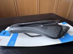ISCASELLE TRIATHLON サドル レッド