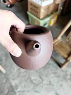 陶器製茶色丸型ポット
