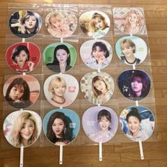 TWICEセット★ うちわ.アルバム(缶バッジつき).トレカ.フォトブックなど TWICEセット☆ うちわ.アルバム(缶バッジつき).トレカ.フォト