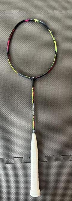DUORA 10LT バドミントン ラケット YONEX デュオラ 廃盤 DUORA10の攻撃的な性能に柔らかな打球感と軽さが加わった「DUORA