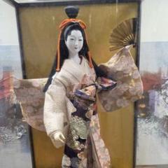 日本人形 尾山人形 ガラスケース付き - メルカリ