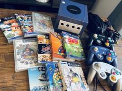 任天堂ゲームキューブ本体＋＋コントローラー3つ＋カセット10本　セット