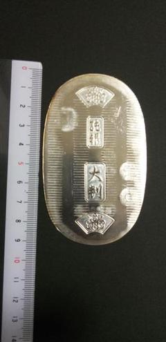徳力神田本店謹製の純銀大判 4 0 g】