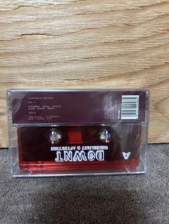 DOWNT 赤いカセットテープ