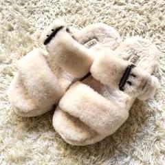 美品【UGG】ファーサンダル ファズイヤー アイボリー 箱付き 美品【UGG】ファーサンダル ファズイヤー アイボリー 箱付き