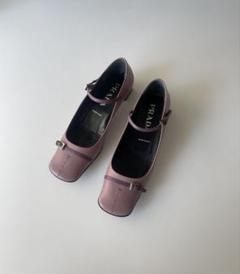 PRADA ベージュ リボン付きフラットシューズ 36 楽天市場】【7/25～27限定・最大2万円OFFクーポン配布中】PRADA