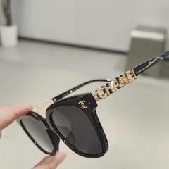 CHANEL ピンク キャットアイ サングラス ケース付き CHANEL アイウェア: レクタングル シェイプ アイウェア