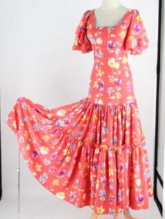 【美品 フラメンコ衣装】コーラルレッド×花柄 ドレス 大きく広がる裾 タンゴ