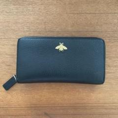 GUCCI ブラックレザー長財布 蜂モチーフ 国内発!送料無料!☆GUCCI グッチ ビー 蜂モチーフ ジップ長財布