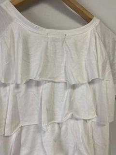 CLOCHE フリル付きTシャツのサムネイル