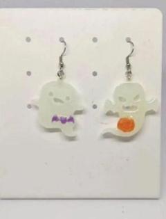 光る！ 白おばけピアス ハンドメイド おもしろ雑貨