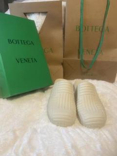 BOTTEGA VENETA ベージュ クロッグサンダル