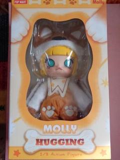 【POP MART】モリー MOLLY Hugging 1/8 フィギュア MOLLY Hugging 1/8 Action Figure - POP MART (United States)