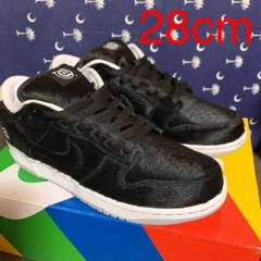 MEDICOM TOY × NIKE SB DUNK LOW OG QS