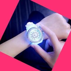 大特価＊七色 キラキラ★LED 腕時計＊お洒落デザイン★
