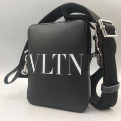 未使用級✨ヴァレンティノ　ショルダーバッグ　黒　VLTN トップジップ　本革 美品✨ヴァレンティノ ショルダーバッグ 黒 VLTN トップジップ