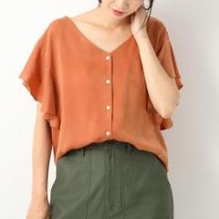 美品!定価5,500円!アパートバイローリーズ★Vサテンソデフリルブラウス★M