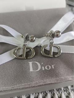 美品！Christian Dior ディオール　揺れる　ピアス　シルバーカラー 楽天市場】Dior ディオール Petit CD Baroque Stud Earrings