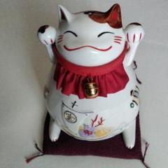 両手招き猫 陶器置物 鈴付き