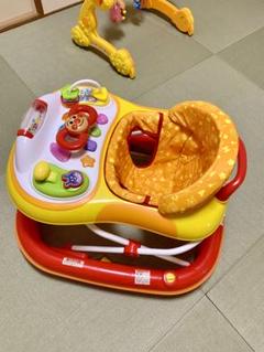 新品即納☆送料無料　アンパンマンおしゃべり歩行器♪おもちゃ付きテーブルお孫さん 楽天市場】アンパンマン おしゃべりウォーカー 歩行器