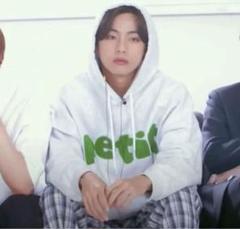 BTS 公式 テテ V フーディー パーカー 未使用 2025年最新】btsテテ パーカーの人気アイテム - メルカリ