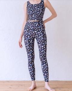 【SUKALA】ウォーターカラープリント 3点セット　上下　ヘアバンド　Lサイズ SUKALA プチフルール 上下 ヘアバンド 3点セット 新品未使用未