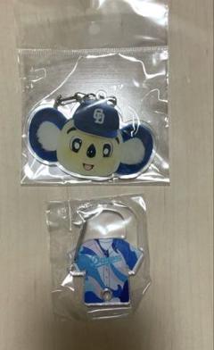 中日ドラゴンズ　ドアラ　キーホルダーと大島選手　アクリルカリビナ