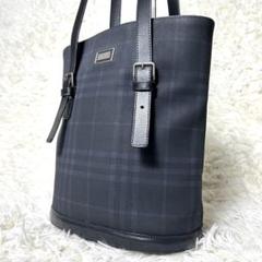 Burberry トートバッグ　手提げ　肩掛け　ナイロン　自立　ノバチェック　黒 Burberry ブラック トートバッグノバチェックナイロンバケツ型