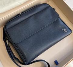 Louis Vuitton Alex Taiga メッセンジャー