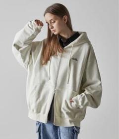 【CLEL】ブラック系 ヘビーウェイト ロゴ刺繍パーカー CLEL（クレイル）の「【CLEL】Heavy Weight Logo Embroidered