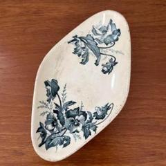 花柄の楕円形陶磁器皿