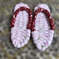 ウサギ模様の布製草履