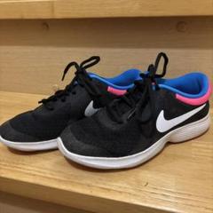 NIKEスニーカー22.5のサムネイル