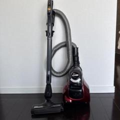 【名入れ無料】 赤いキャニスター掃除機 本体 - メルカリ 掃除機・クリーナー
