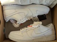 Nike SB Dunk Low Pro ISO "Triple White"のサムネイル